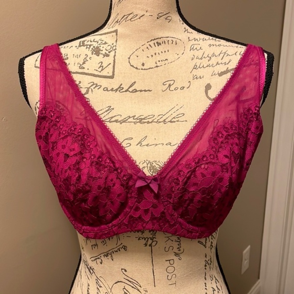 EUC Victoria’s Secret Body By Victoria unlined Demi bra​​​​​